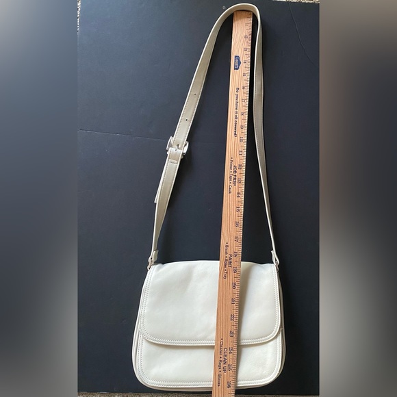 Aurielle Beige Leather Multi-Compartment Purse - Picture 7 of 16